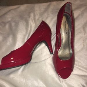 Bandolino red heels